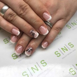 Zselés műköröm 22 Zselés műköröm - Wik Nails - Budapest Zugló