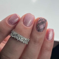 Zselés műköröm 1 Zselés műköröm - Wik Nails - Budapest Zugló